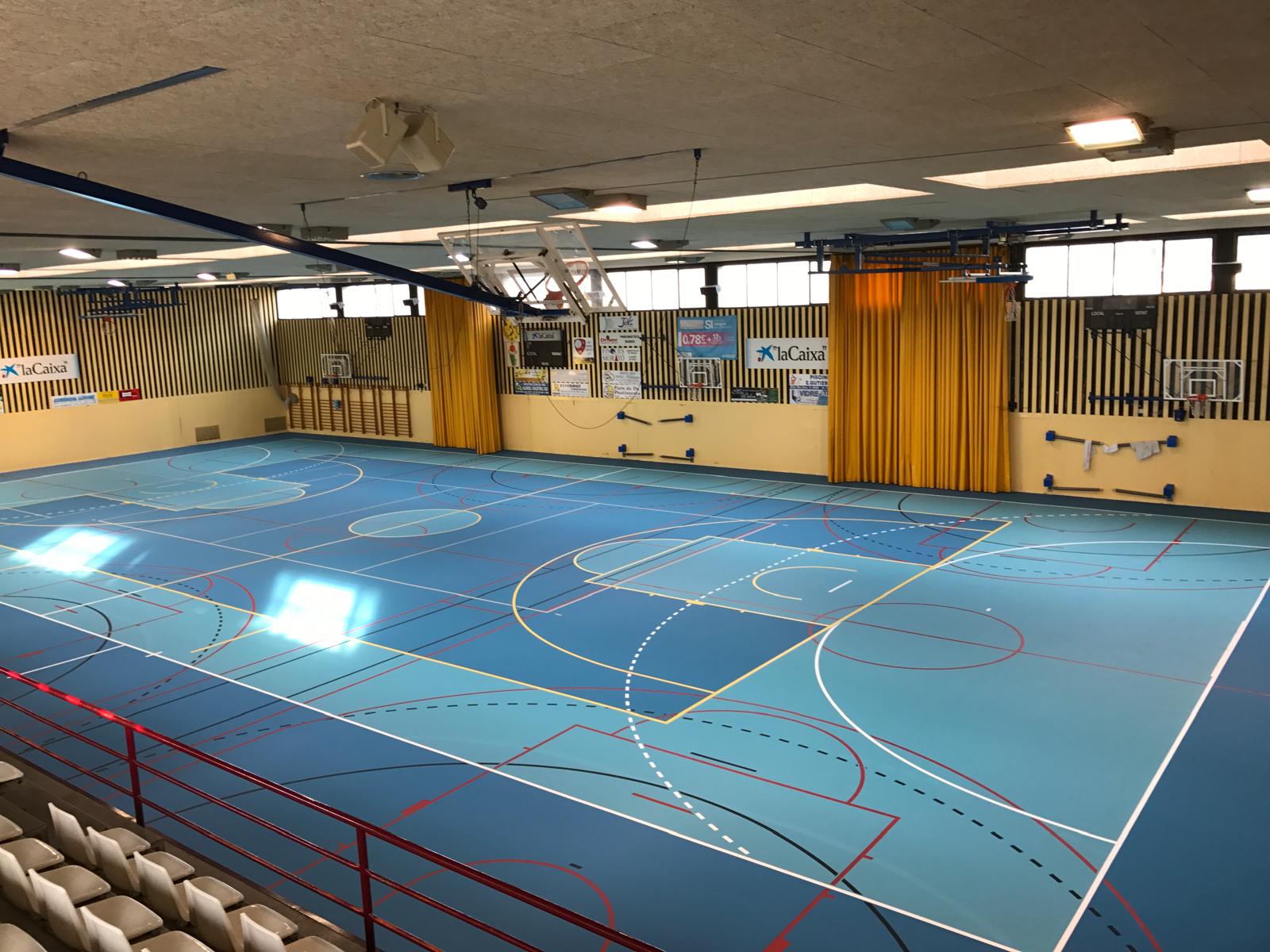 Pavimento desportivo aplicado em pavilhão